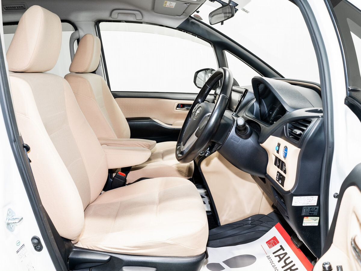 Toyota Noah 2014 - фото автомобиля