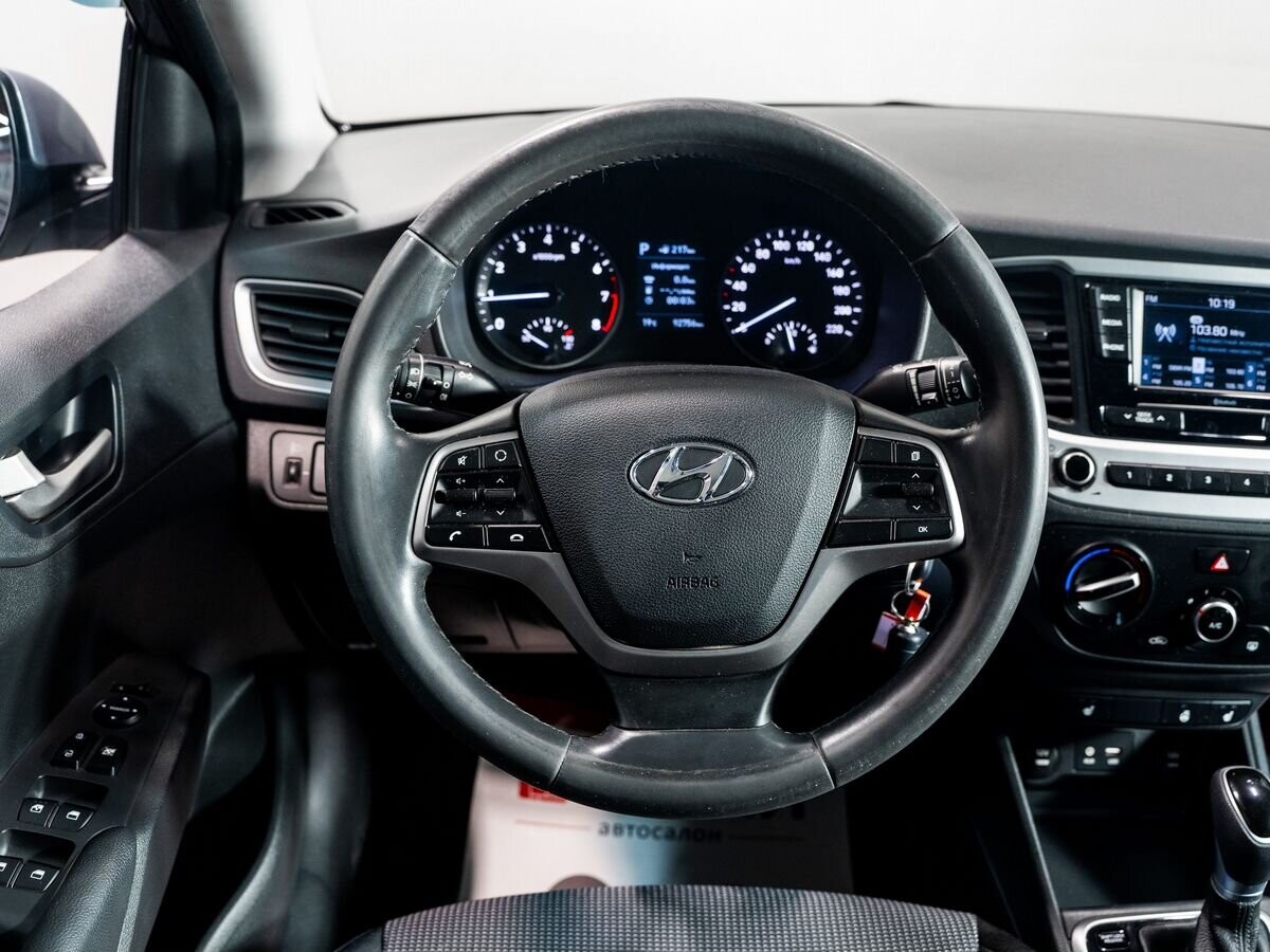 Hyundai Solaris 2017 - фото автомобиля