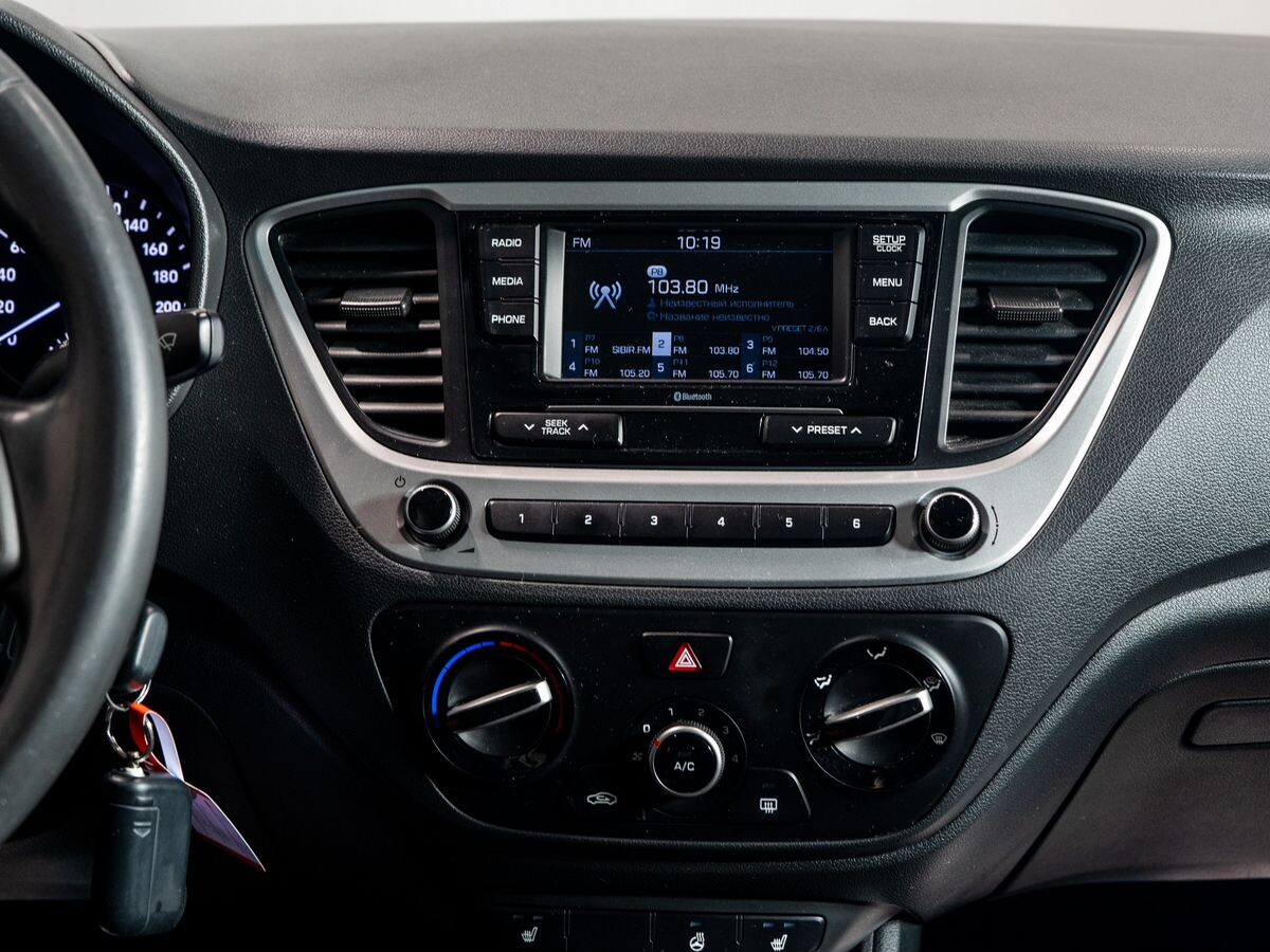 Hyundai Solaris 2017 - фото автомобиля