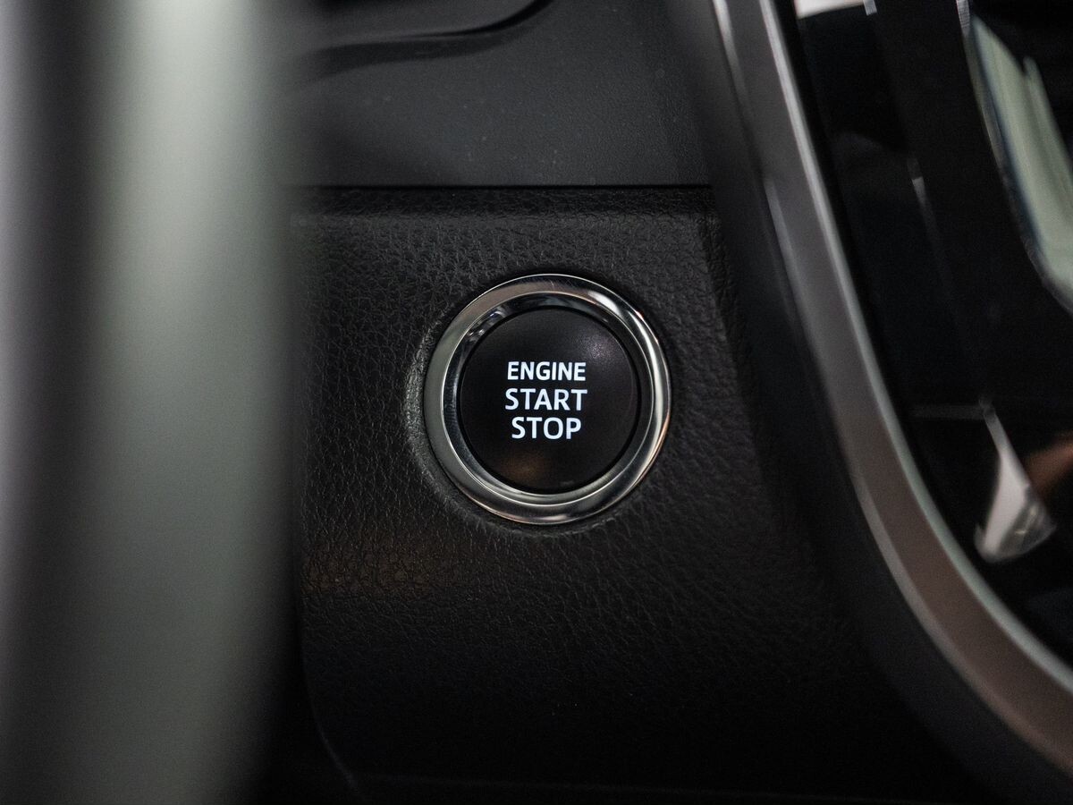Toyota Camry 2021 - фото автомобиля