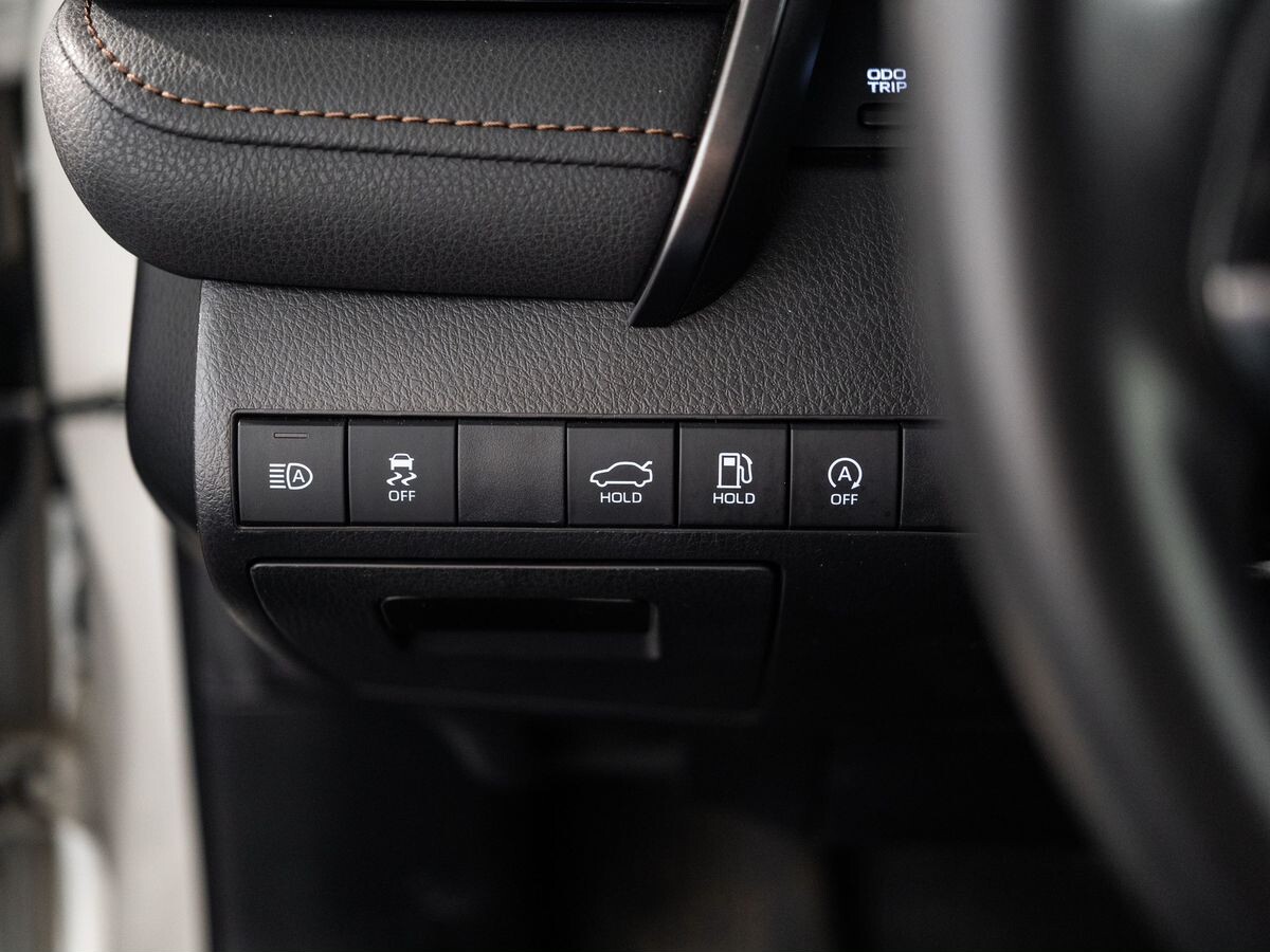 Toyota Camry 2021 - фото автомобиля