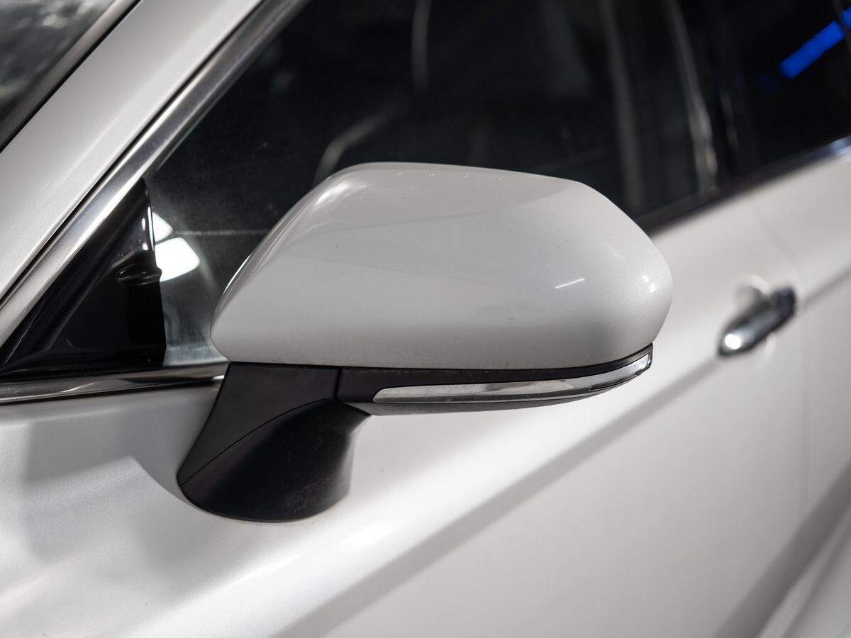 Toyota Camry 2021 - фото автомобиля