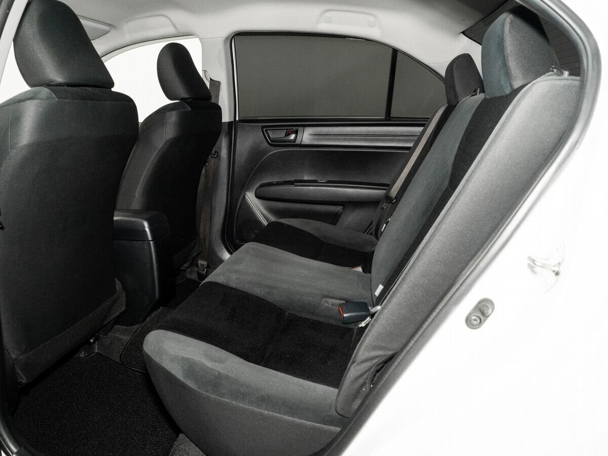 Toyota Corolla Axio 2019 - фото автомобиля
