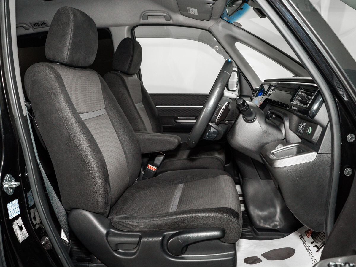 Honda Stepwgn 2017 - фото автомобиля