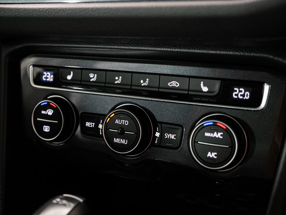 Volkswagen Tiguan 2019 - фото автомобиля