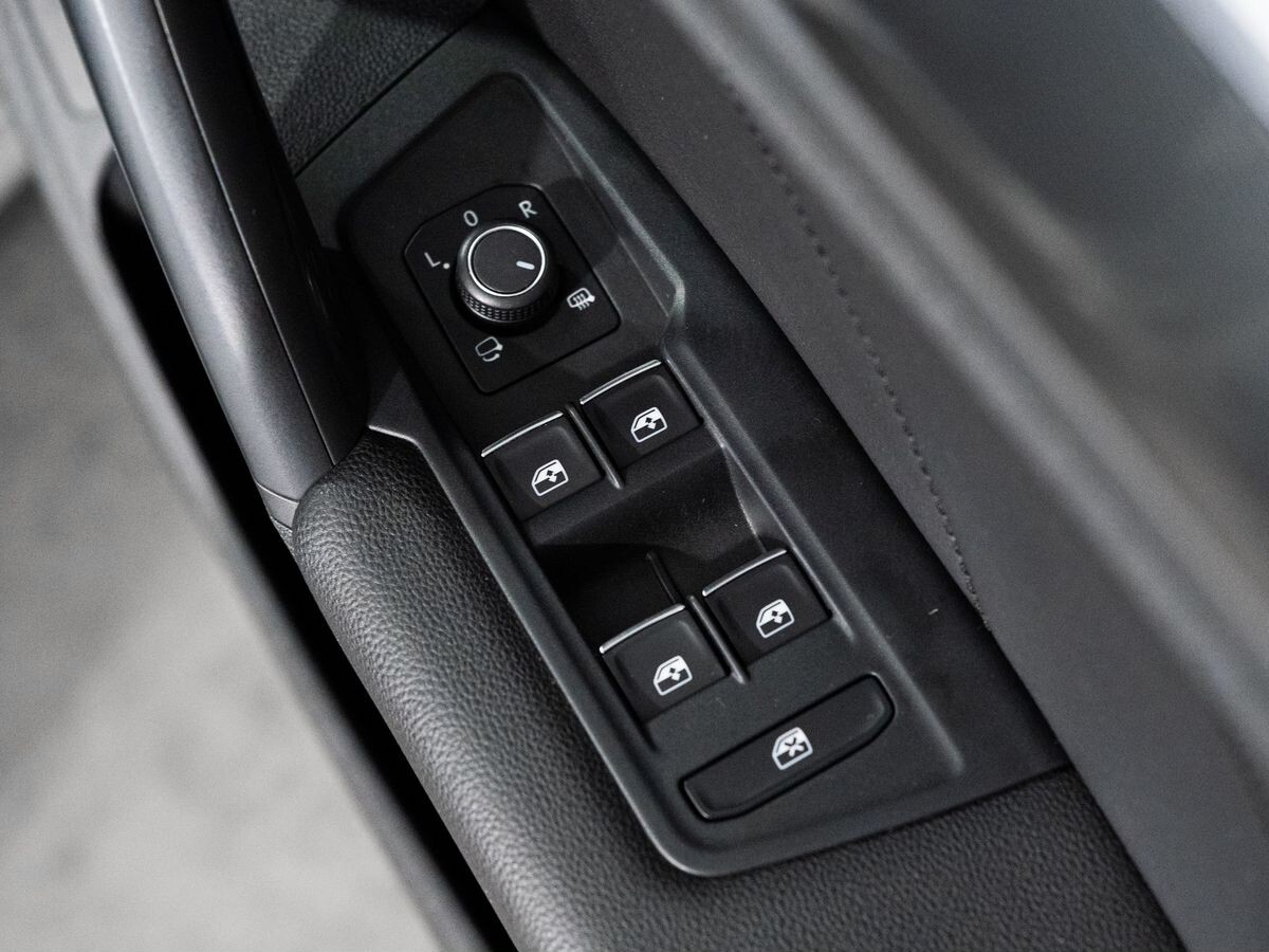 Volkswagen Tiguan 2019 - фото автомобиля