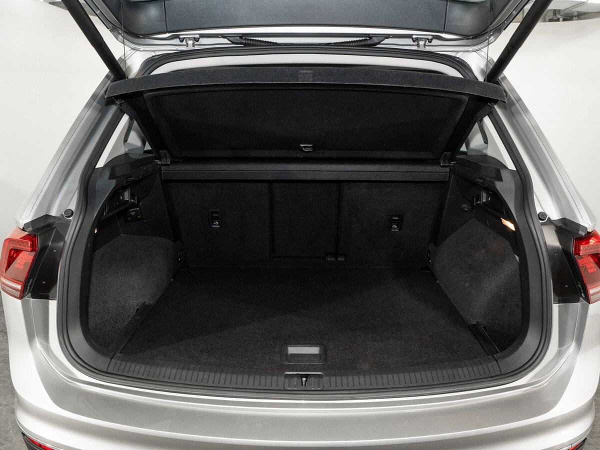 Volkswagen Tiguan 2019 - фото автомобиля