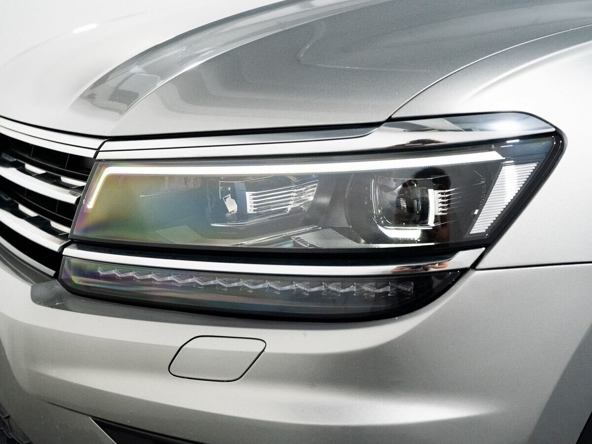 Volkswagen Tiguan 2019 - фото автомобиля