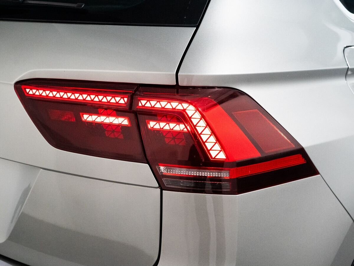 Volkswagen Tiguan 2019 - фото автомобиля