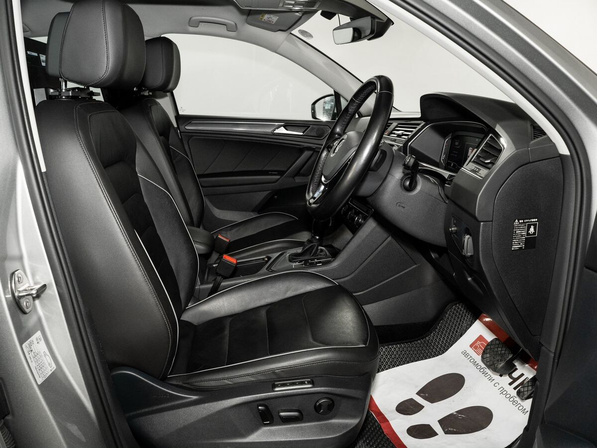 Volkswagen Tiguan 2019 - фото автомобиля