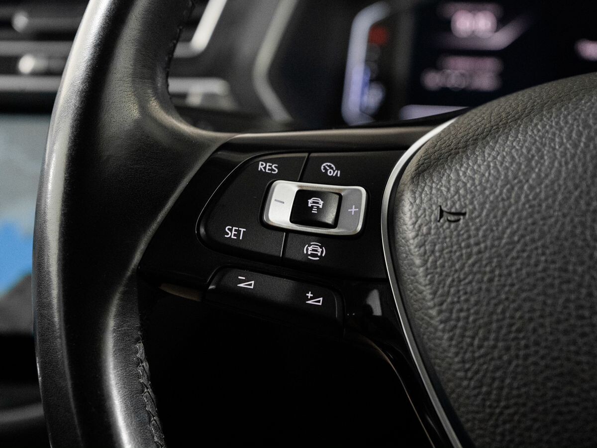 Volkswagen Tiguan 2019 - фото автомобиля