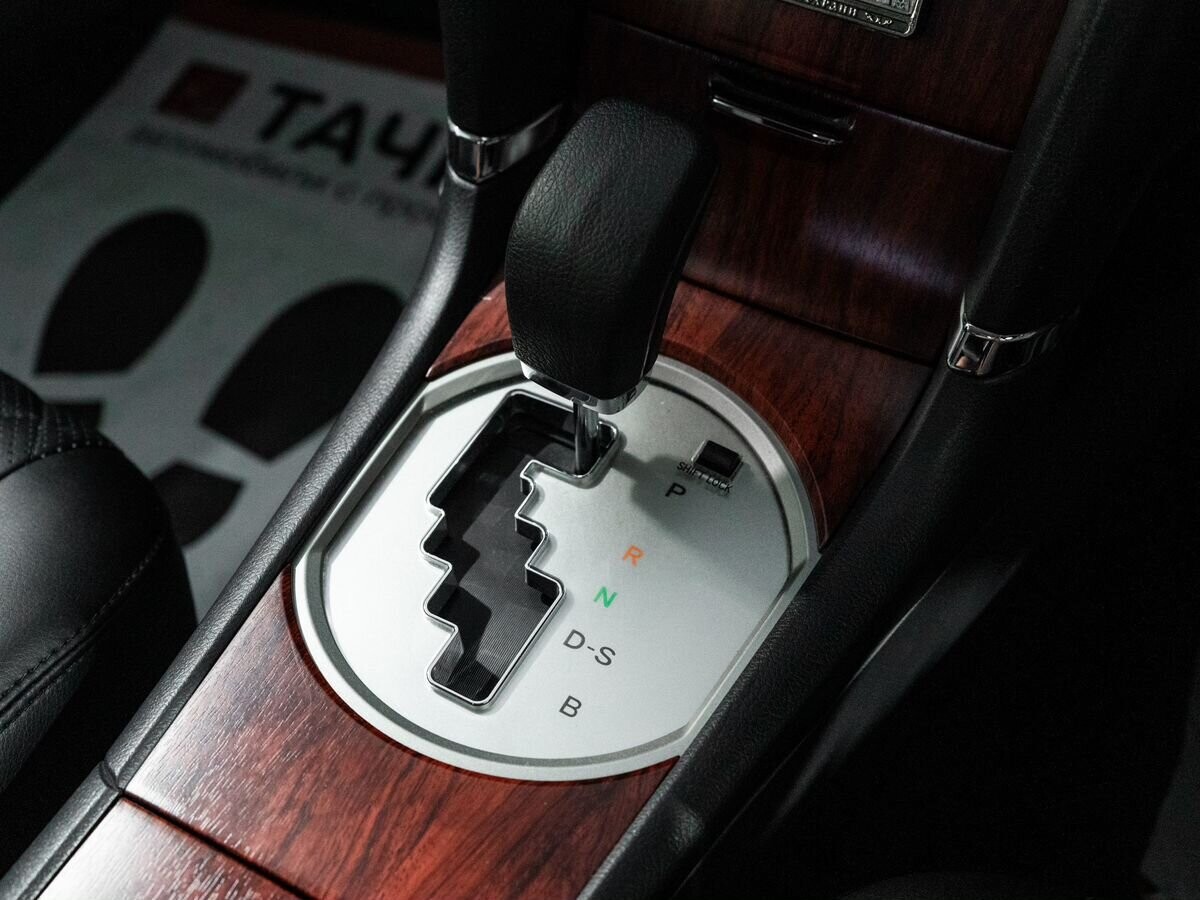 Toyota Premio 2012 - фото автомобиля