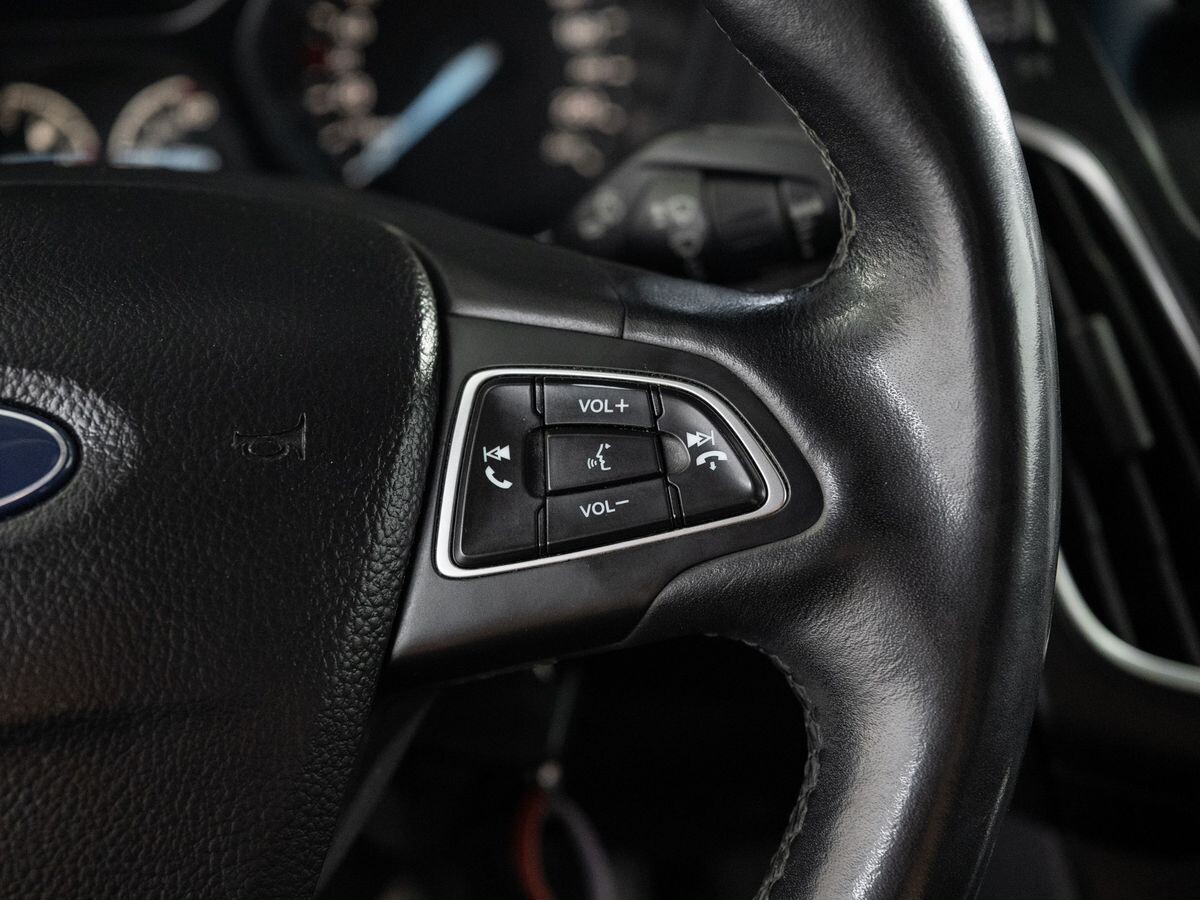 Ford Focus 2015 - фото автомобиля