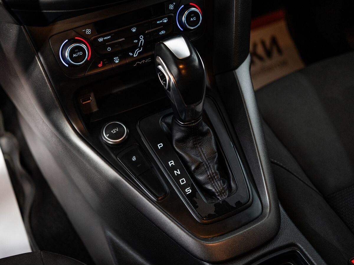 Ford Focus 2015 - фото автомобиля
