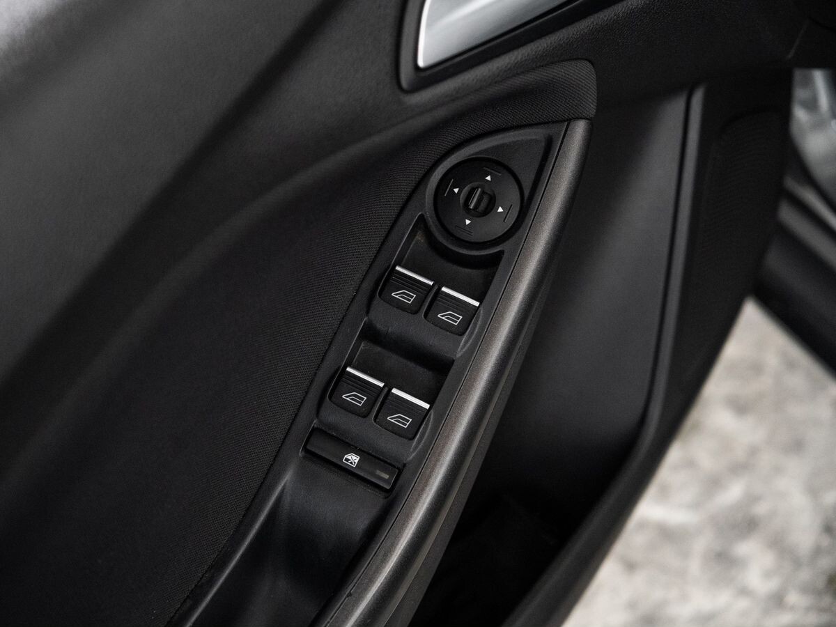 Ford Focus 2015 - фото автомобиля
