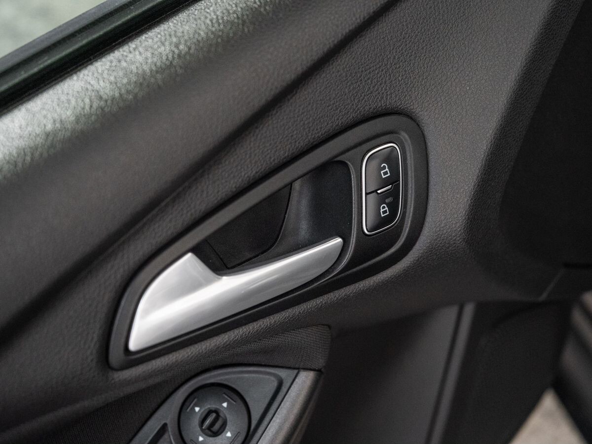 Ford Focus 2015 - фото автомобиля