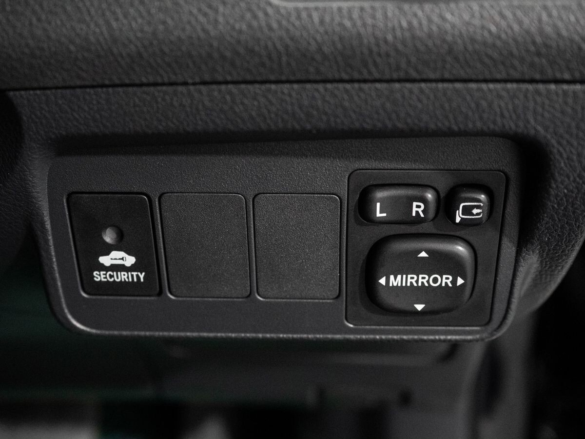 Toyota Corolla Fielder 2009 - фото автомобиля
