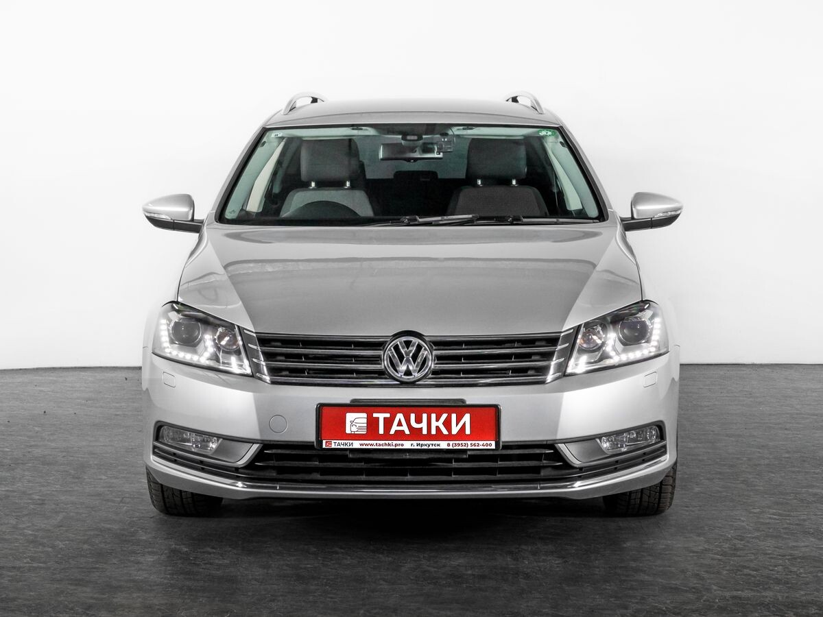 Volkswagen Passat 2011 - фото автомобиля