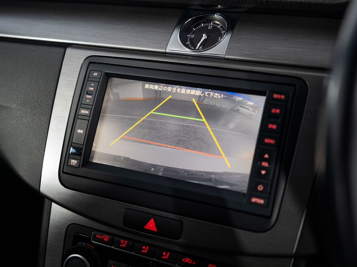 Volkswagen Passat 2011 - фото автомобиля