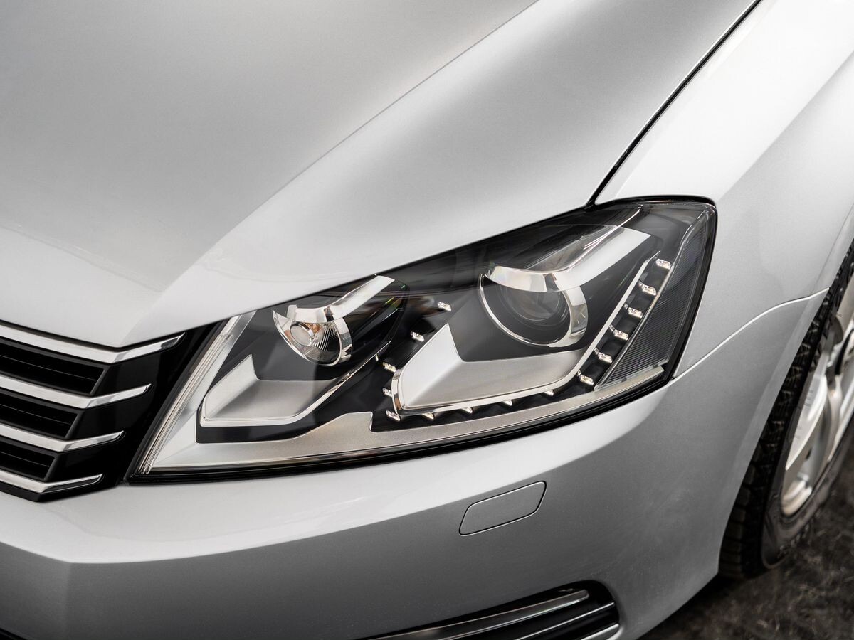 Volkswagen Passat 2011 - фото автомобиля