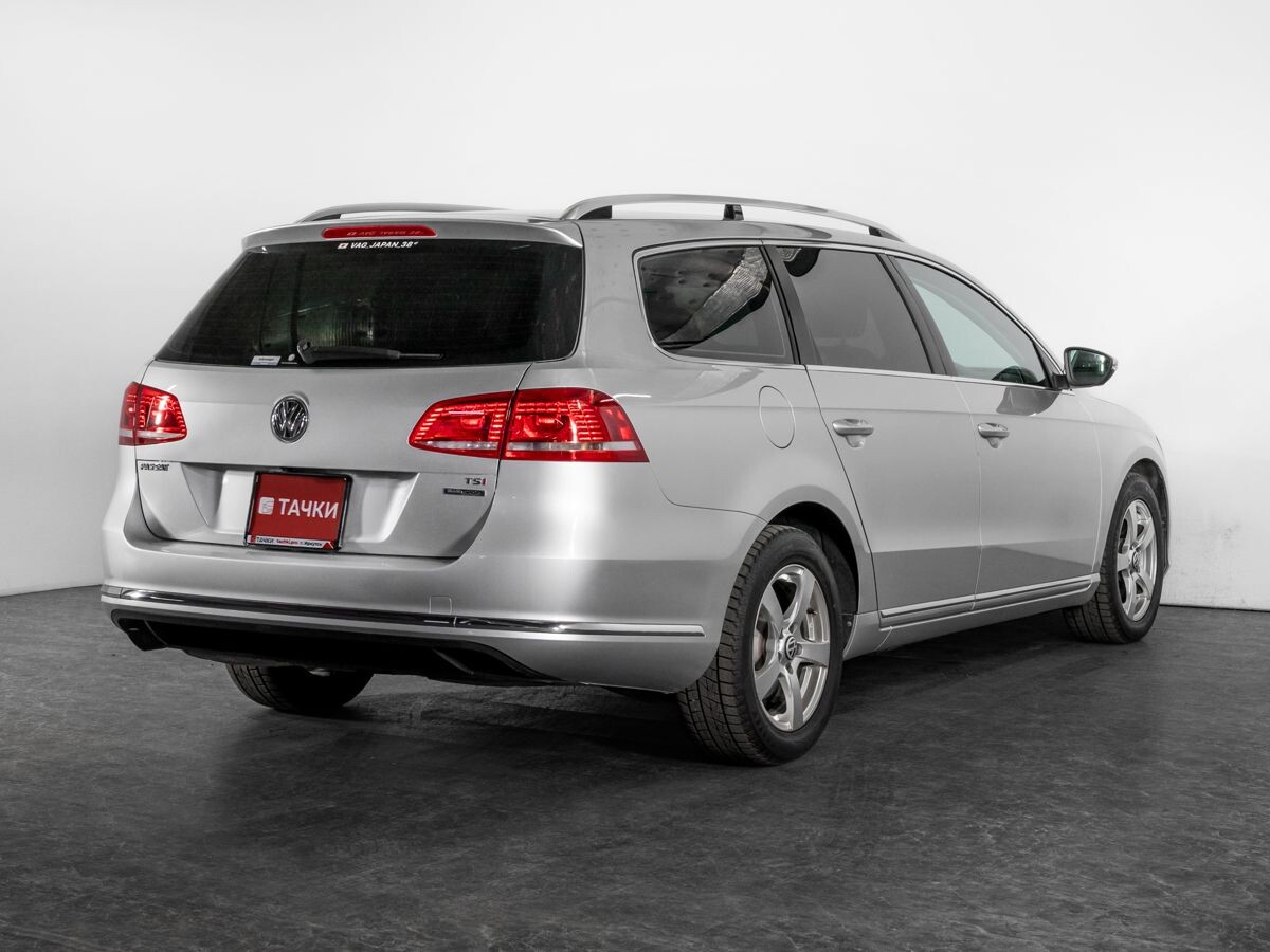 Volkswagen Passat 2011 - фото автомобиля