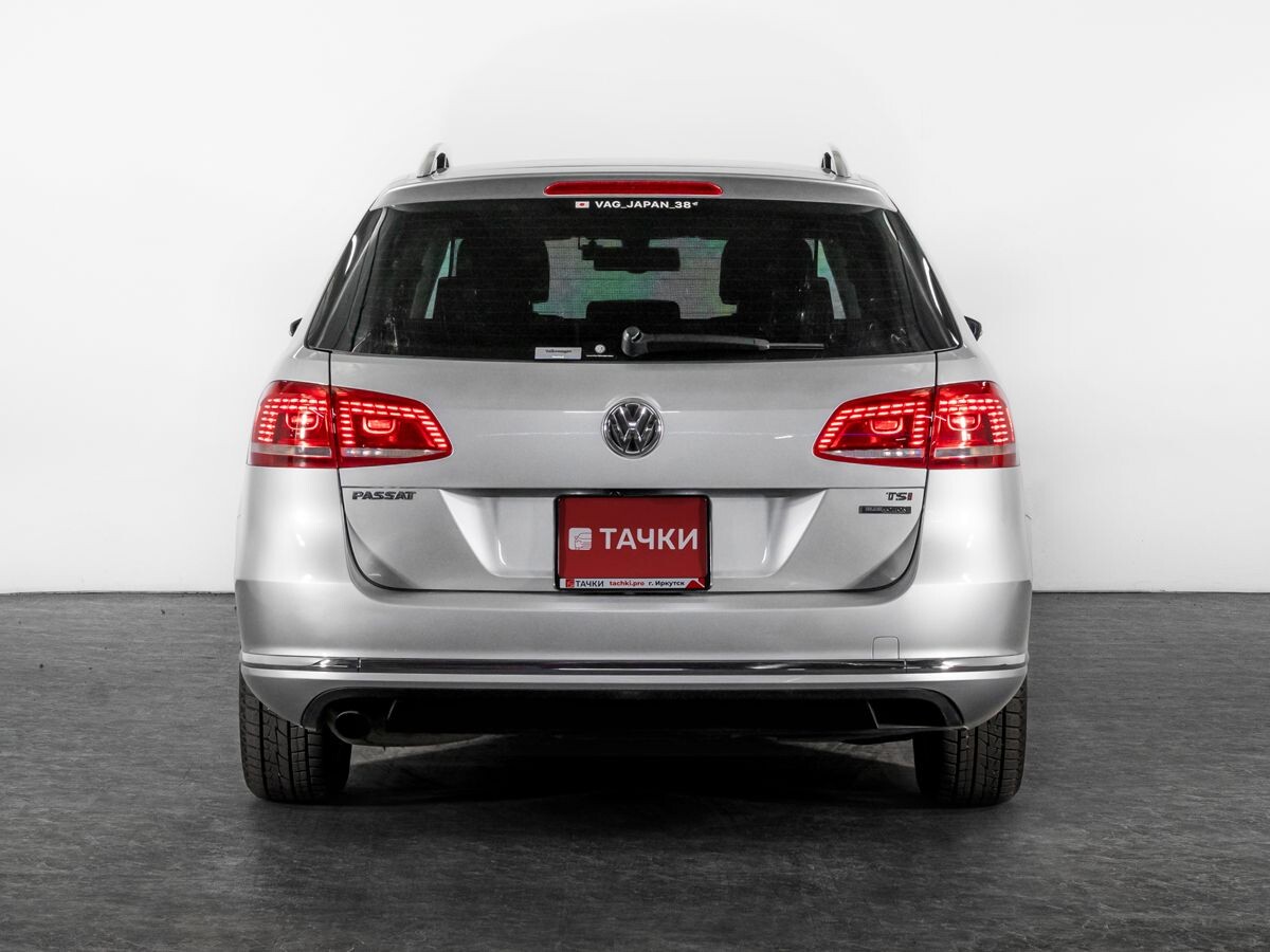 Volkswagen Passat 2011 - фото автомобиля