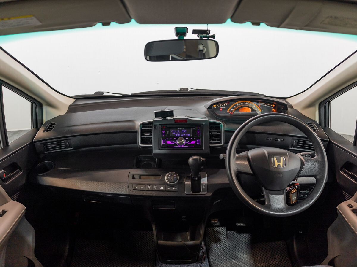 Honda Freed 2008 - фото автомобиля