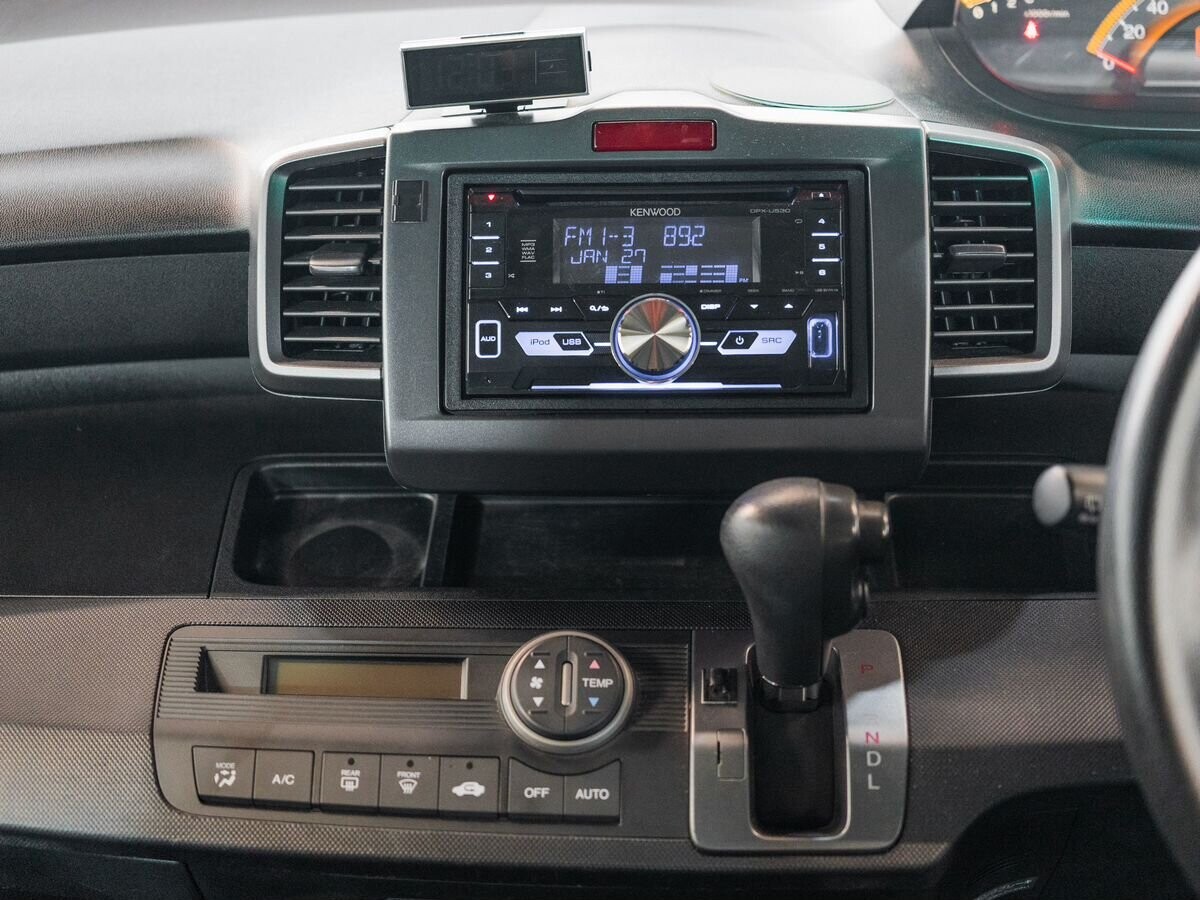 Honda Freed 2008 - фото автомобиля