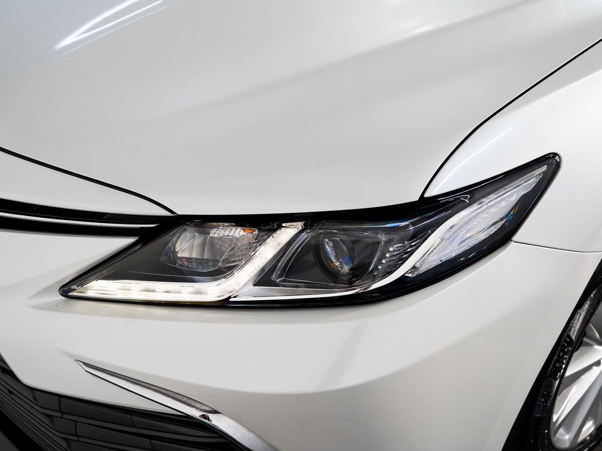 Toyota Camry 2021 - фото автомобиля