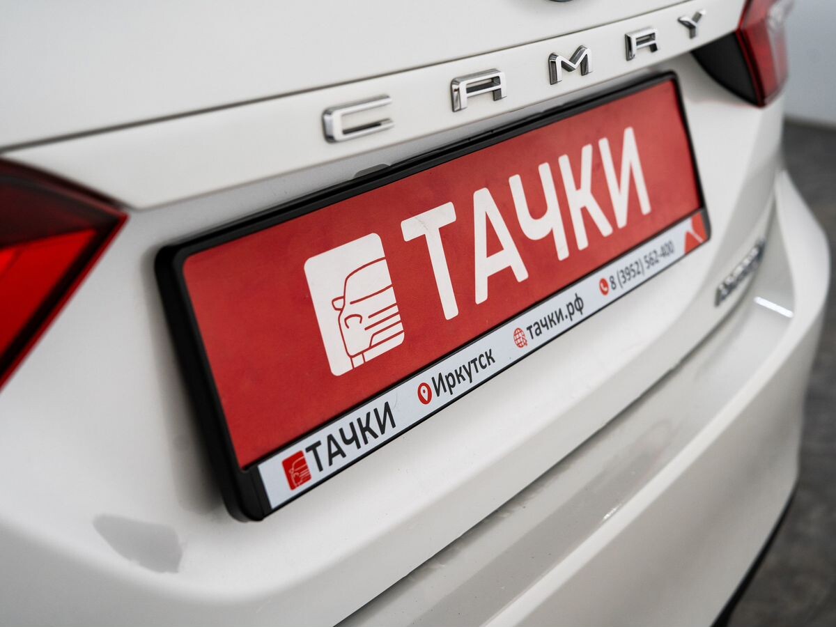 Toyota Camry 2021 - фото автомобиля