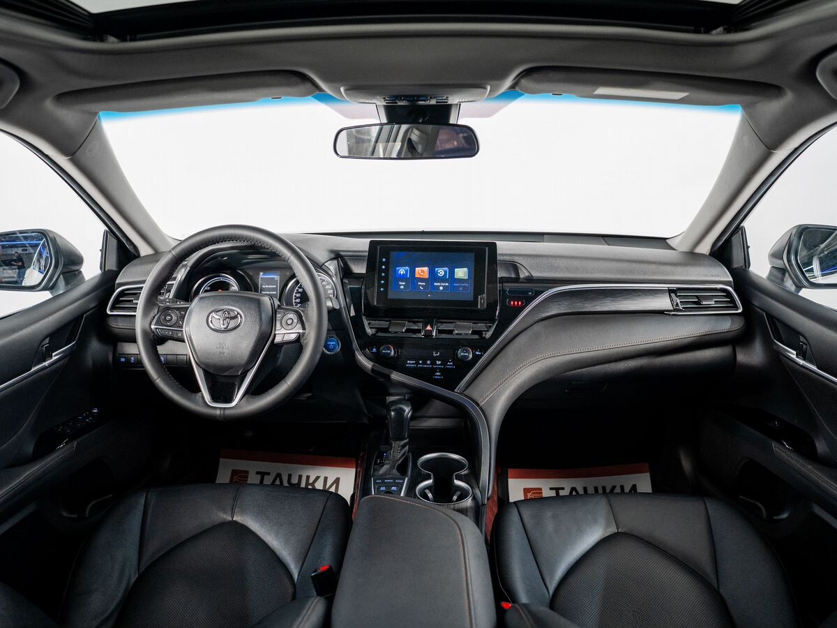Toyota Camry 2021 - фото автомобиля