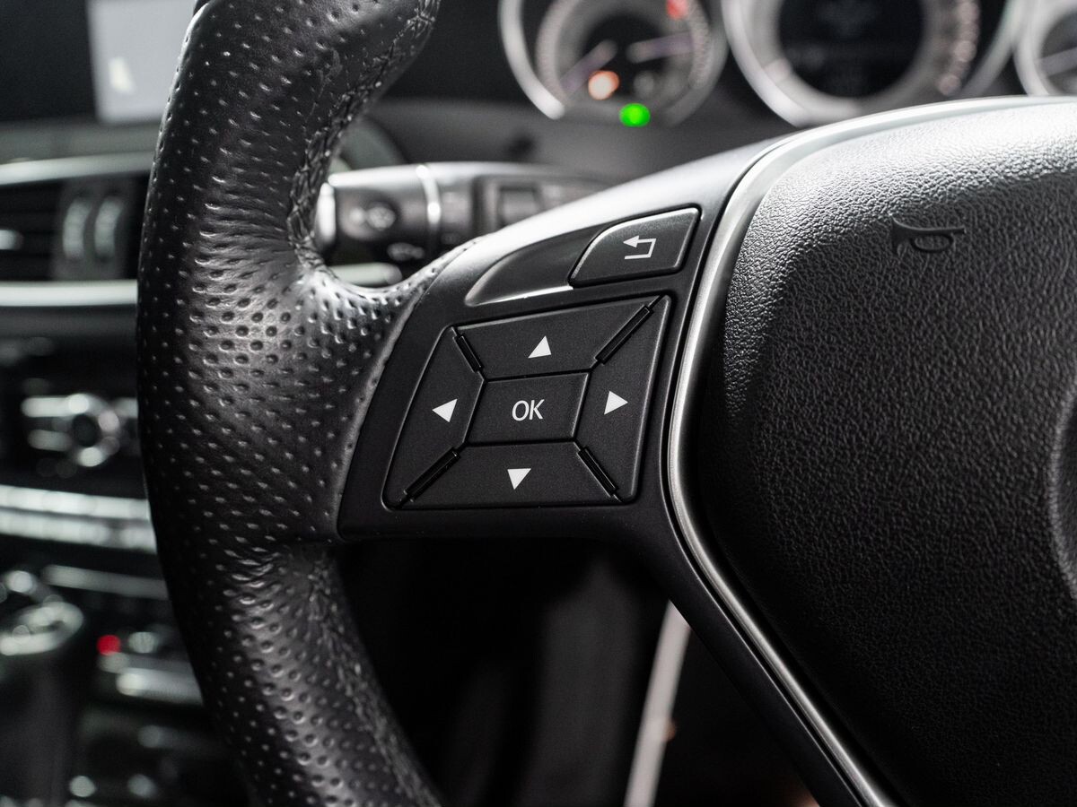 Mercedes-Benz C-Class 2012 - фото автомобиля