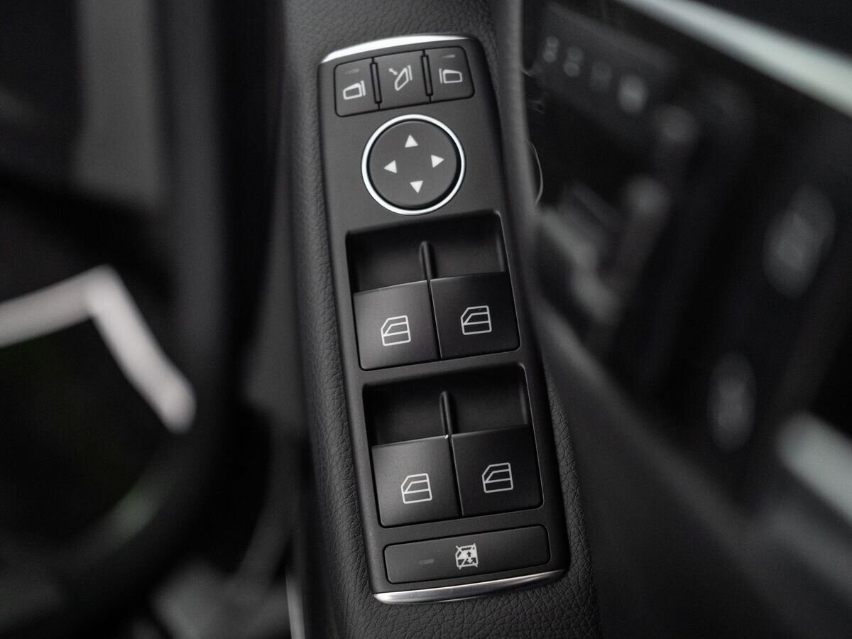 Mercedes-Benz C-Class 2012 - фото автомобиля