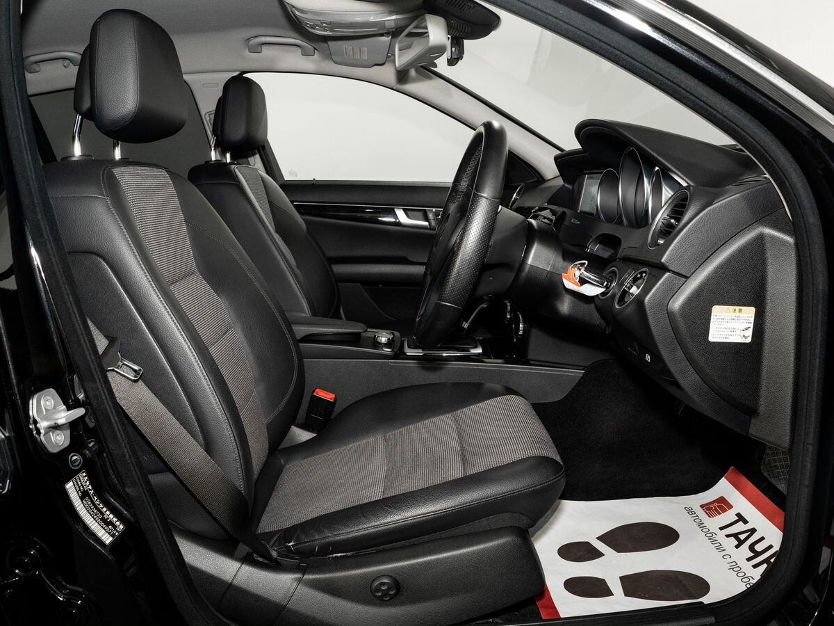 Mercedes-Benz C-Class 2012 - фото автомобиля