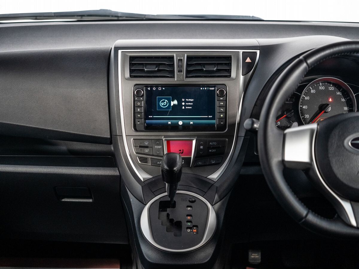 Subaru Trezia 2010 - фото автомобиля
