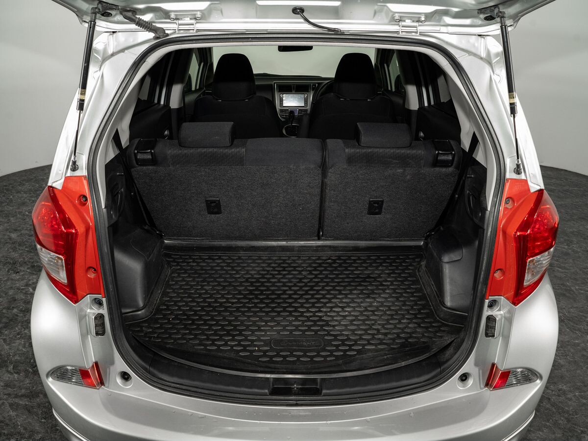Subaru Trezia 2010 - фото автомобиля