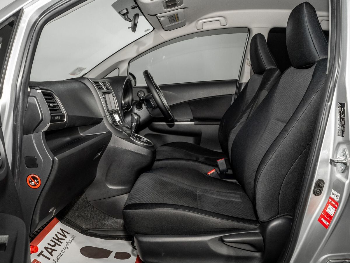 Subaru Trezia 2010 - фото автомобиля