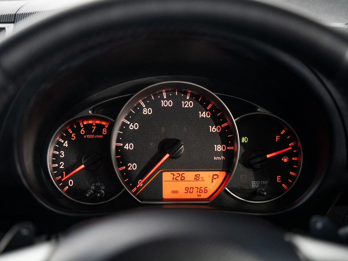 Subaru Trezia 2010 - фото автомобиля