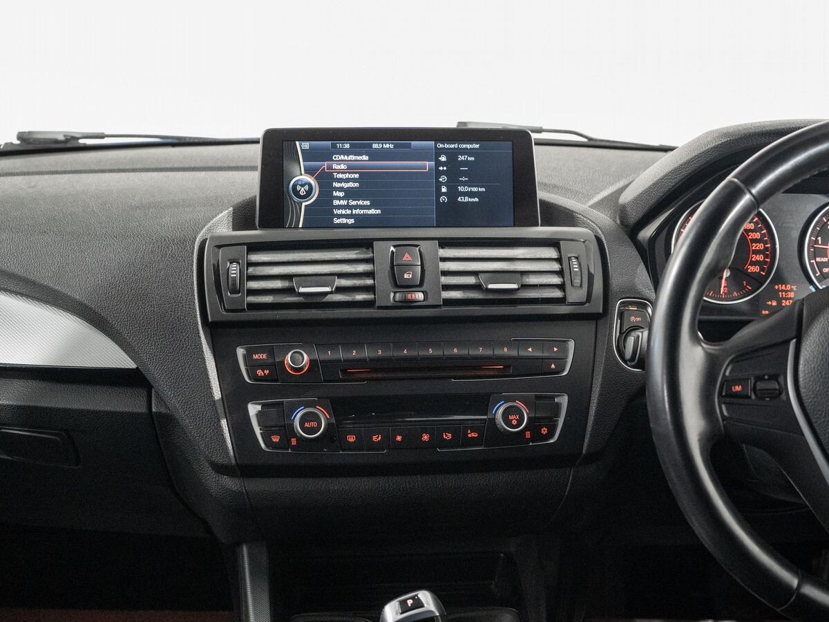 BMW 1-Series 2012 - фото автомобиля