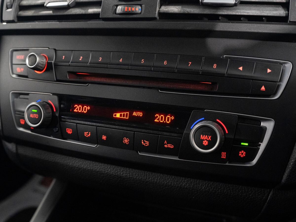 BMW 1-Series 2012 - фото автомобиля