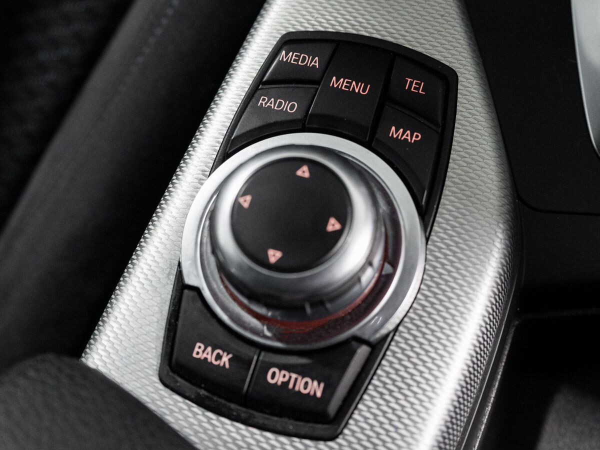 BMW 1-Series 2012 - фото автомобиля