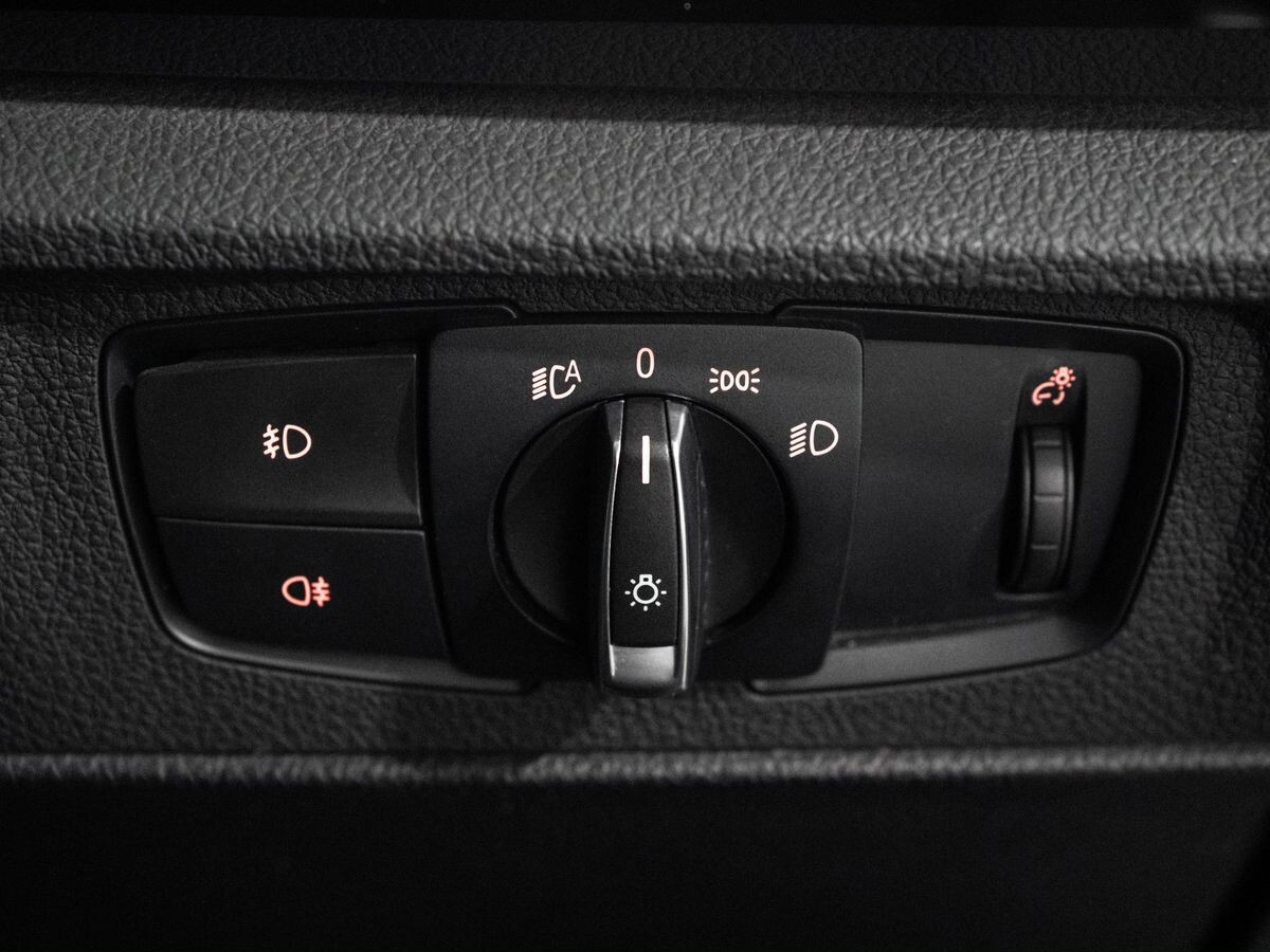 BMW 1-Series 2012 - фото автомобиля