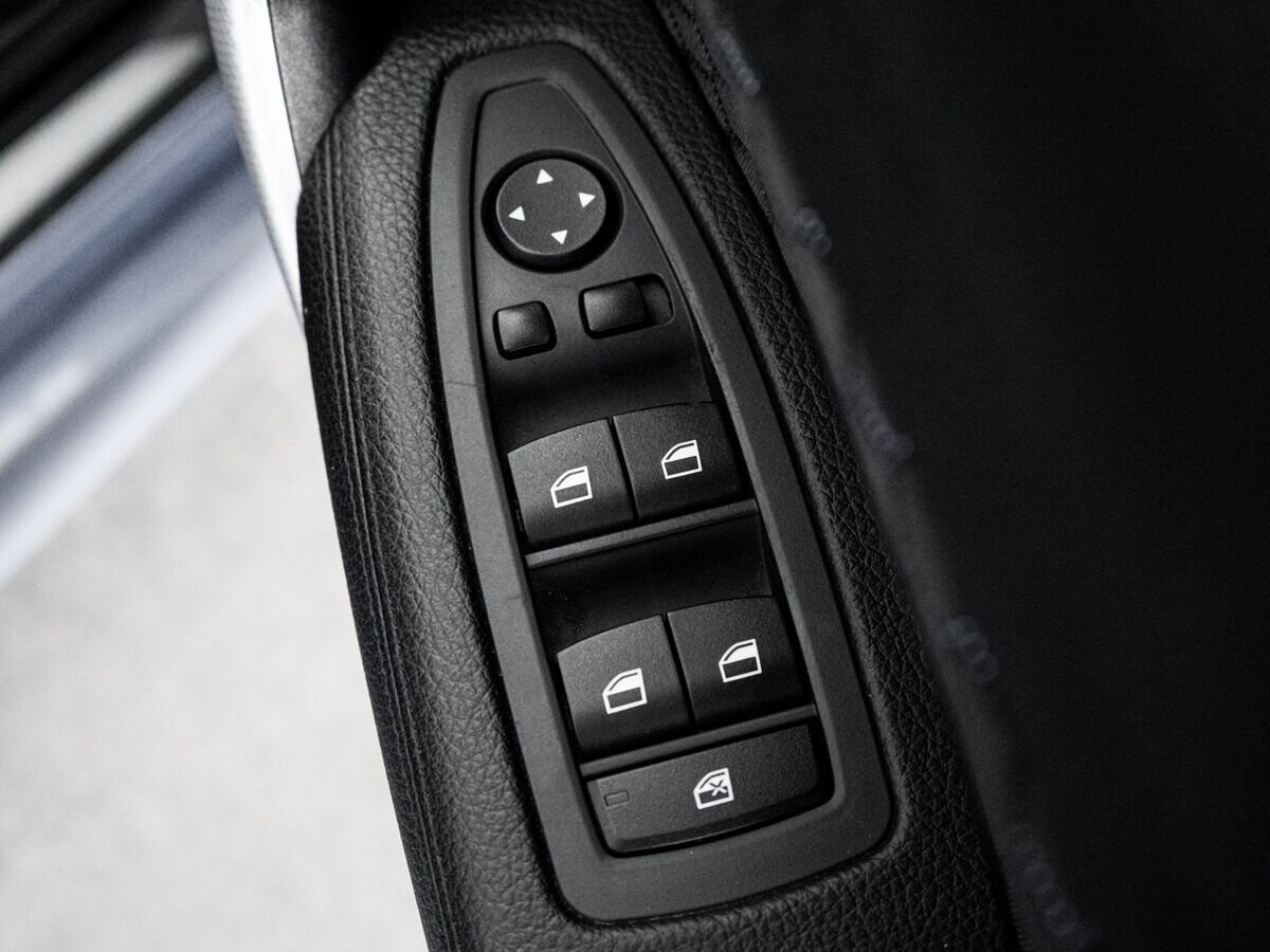 BMW 1-Series 2012 - фото автомобиля