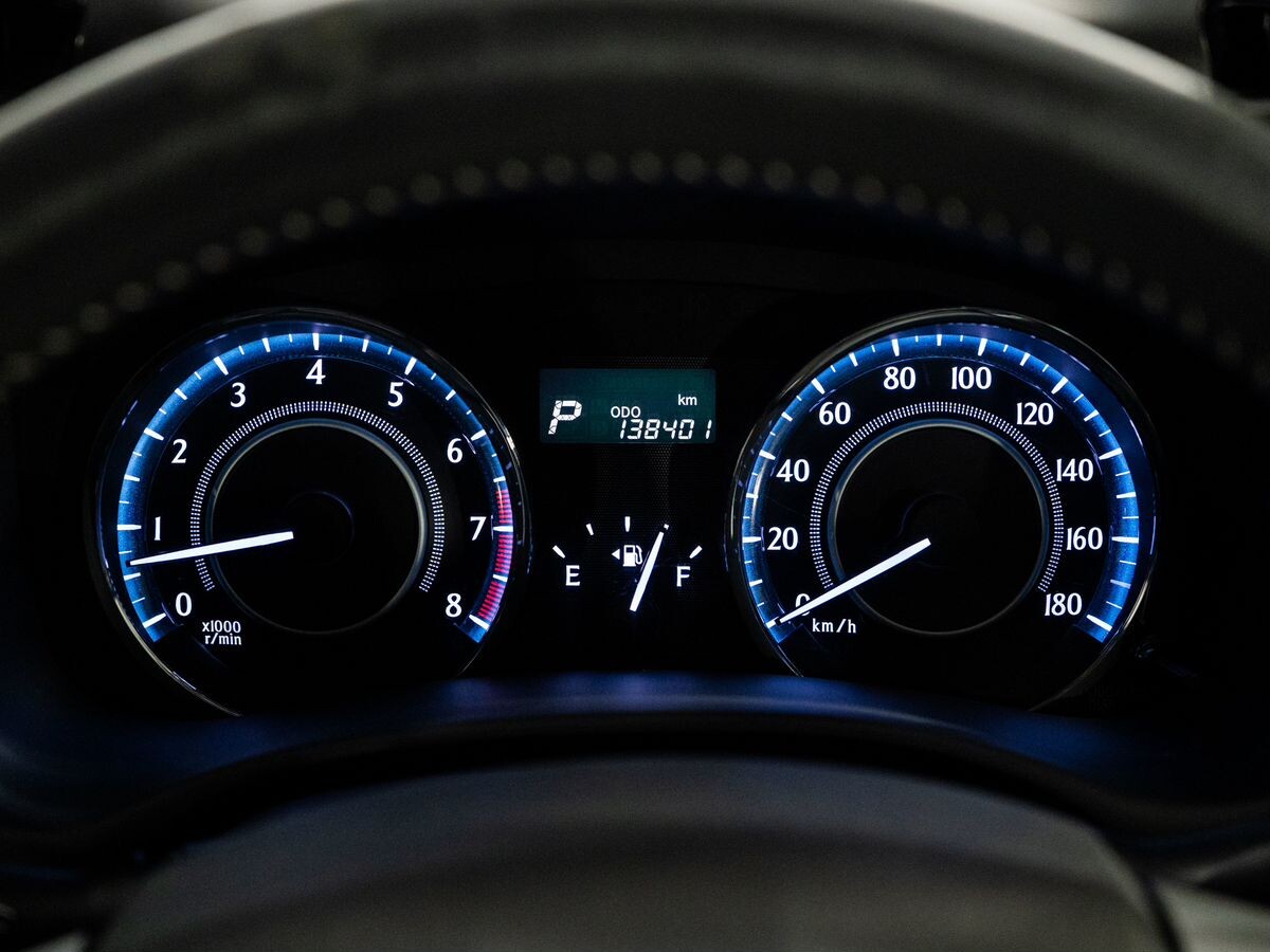 Toyota Wish 2016 - фото автомобиля