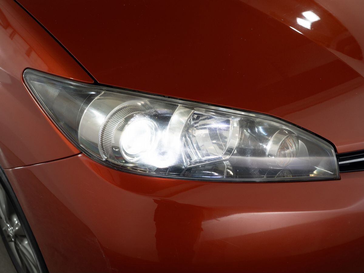 Toyota Wish 2016 - фото автомобиля