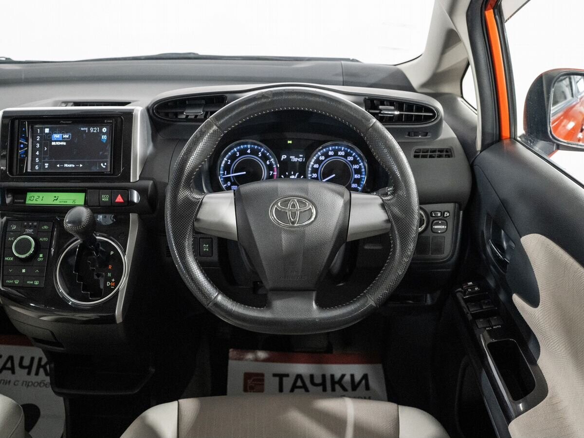 Toyota Wish 2016 - фото автомобиля