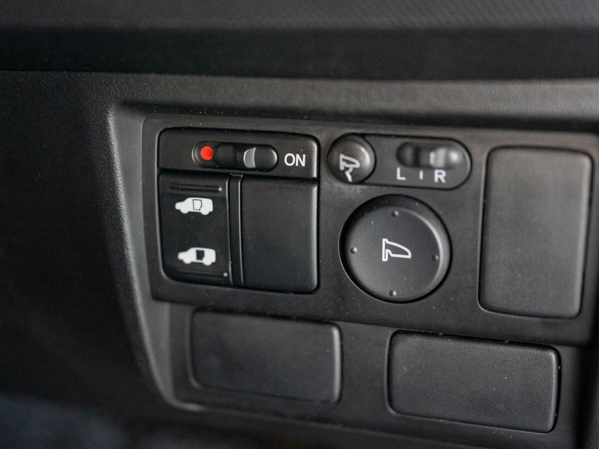 Honda Freed 2010 - фото автомобиля