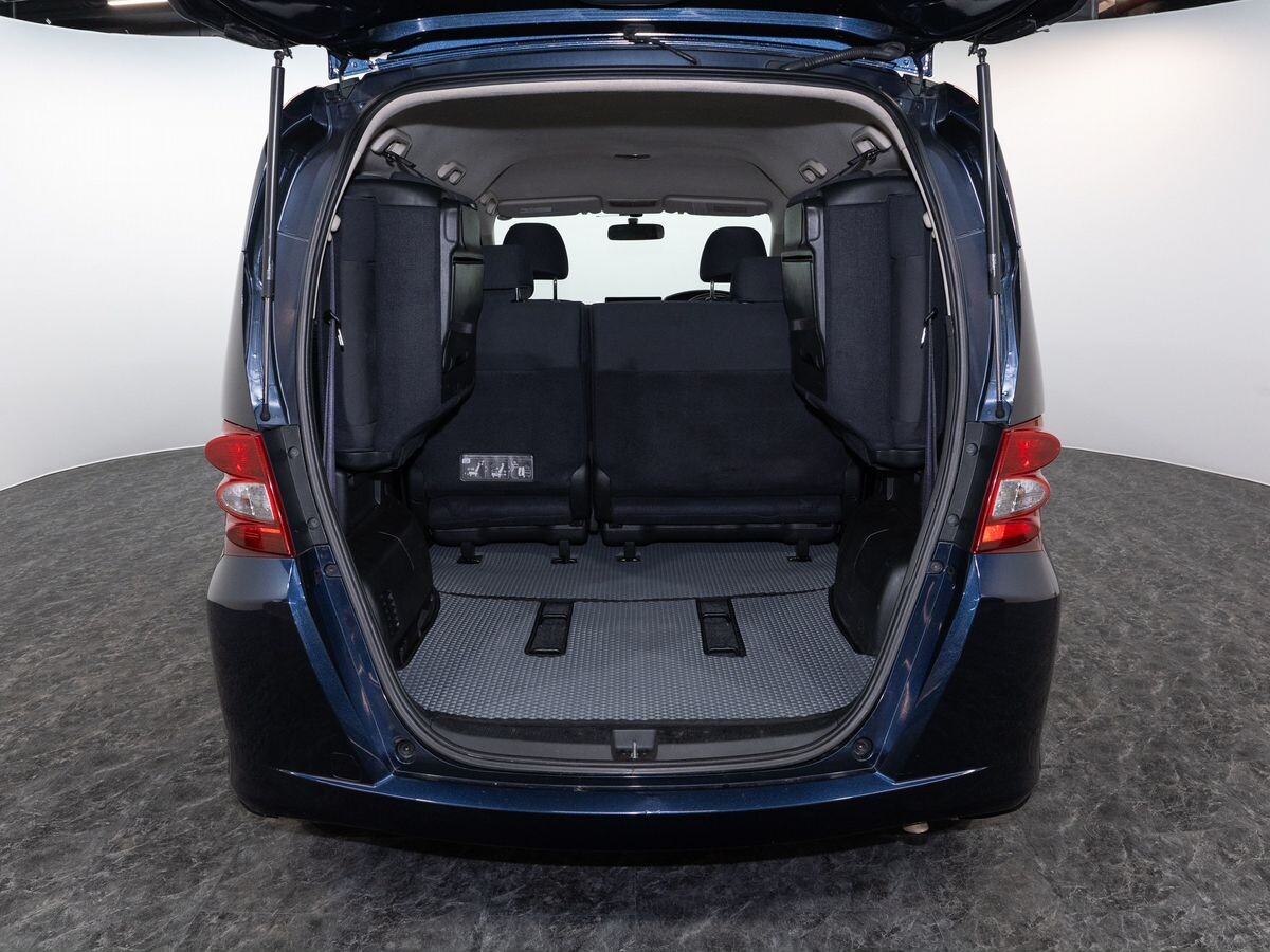Honda Freed 2010 - фото автомобиля