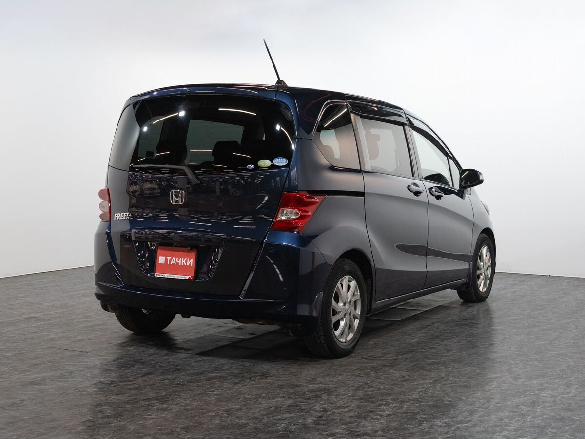 Honda Freed 2010 - фото автомобиля