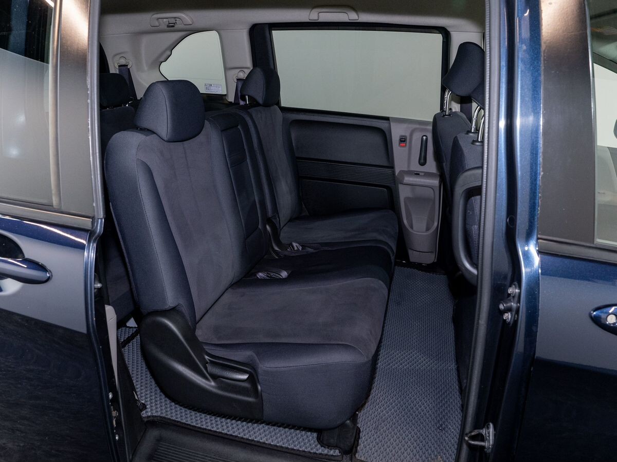 Honda Freed 2010 - фото автомобиля